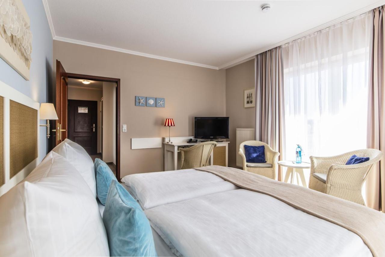 Mein Strandhaus - Hotel, Restaurant & Schwimmbad Тіммендорфер-Штранд Екстер'єр фото