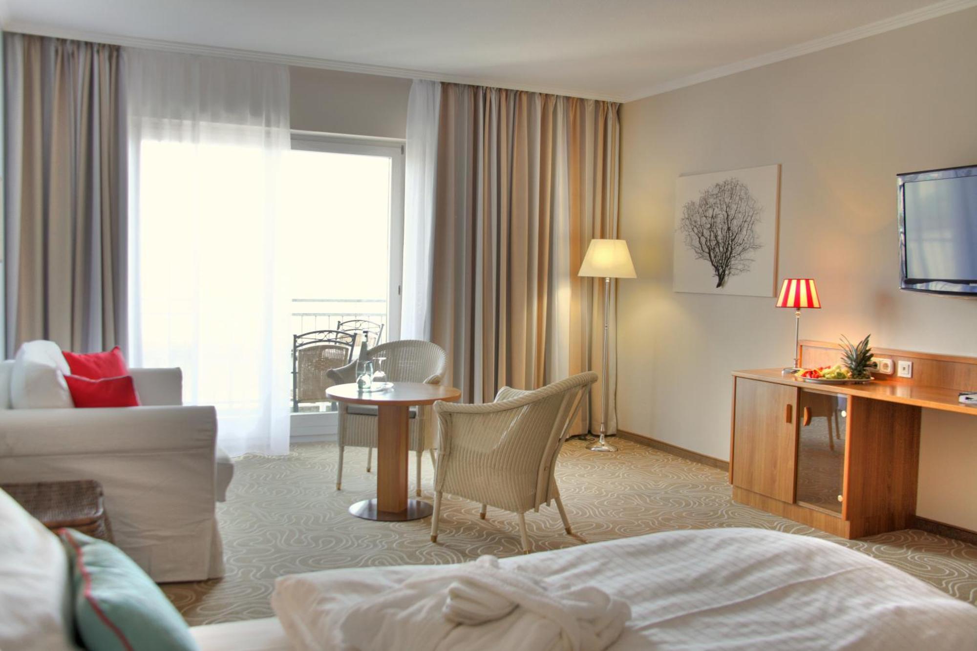 Mein Strandhaus - Hotel, Restaurant & Schwimmbad Тіммендорфер-Штранд Екстер'єр фото